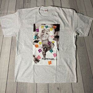 Supreme Naomi Tee